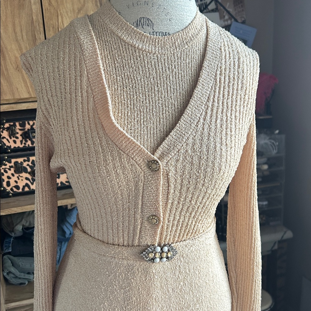 Vintage Howard Lawrence Elegant Cream Knit Skirt Set - Picture 3 of 11
